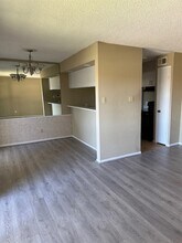 1516 Bay Area Blvd, Unit B4 in Houston, TX - Building Photo - Building Photo