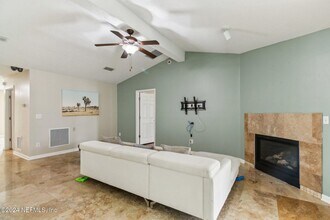 14018 Fish Eagle Dr E in Jacksonville, FL - Building Photo - Building Photo