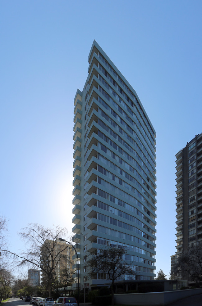 Silhouette Apartments in Vancouver, BC - Building Photo - Building Photo