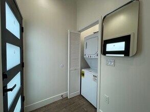 506 1/4 N Sweetzer Ave in Los Angeles, CA - Building Photo - Building Photo