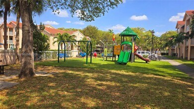 15751 SW 106th Terrace in Miami, FL - Foto de edificio - Building Photo