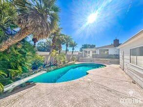 4270 Del Monte Ave in San Diego, CA - Building Photo - Building Photo