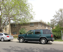 1908 Clinton St in Aurora, CO - Building Photo - Building Photo