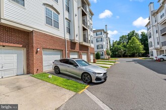 11575 Cavalier Landing Ct in Fairfax, VA - Building Photo - Building Photo