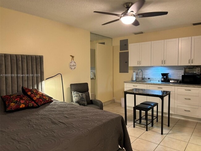 15059 SW 96th Terrace in Miami, FL - Building Photo - Building Photo