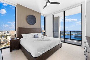 159 NE 6th St, Unit FL49-ID1032228P in Miami, FL - Building Photo