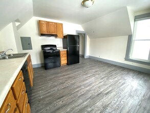 113 St Louis St in Eau Claire, WI - Building Photo - Building Photo