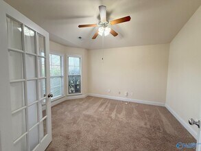 235 Crab Orchard Dr in Madison, AL - Foto de edificio - Building Photo