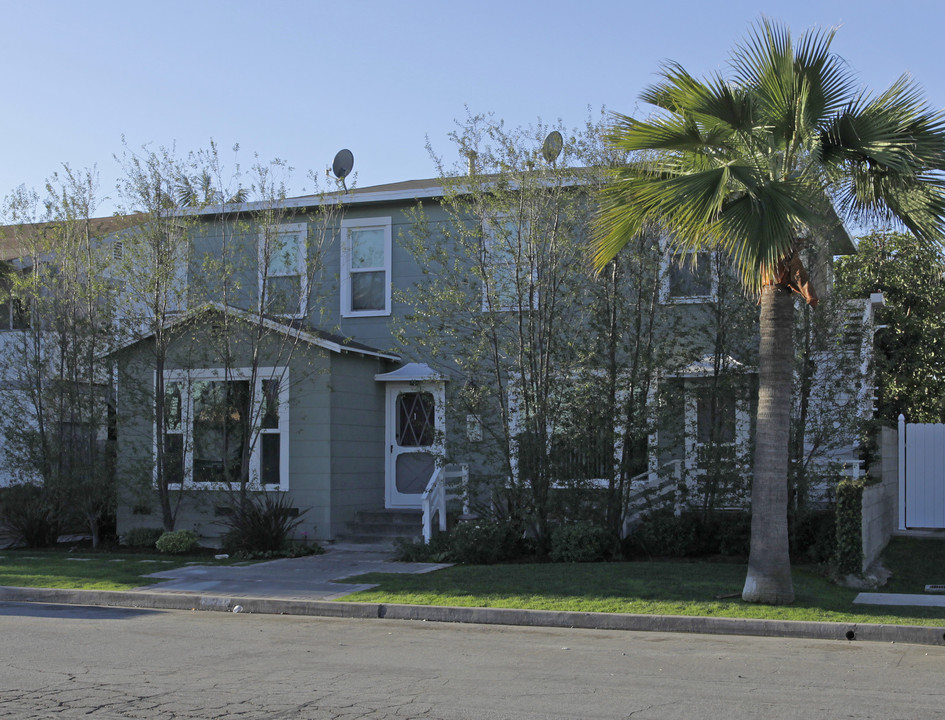 131 Flower St in Costa Mesa, CA - Building Photo