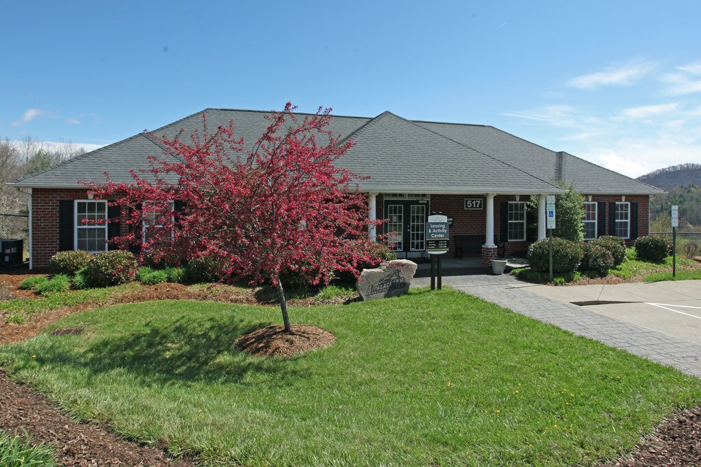 Mountaineer Village Boone, NC Apartments