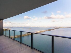 3131 NE 7th Ave, Unit 4102 in Miami, FL - Building Photo