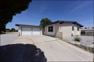 10169 Dunbarton Dr in El Paso, TX - Building Photo - Building Photo