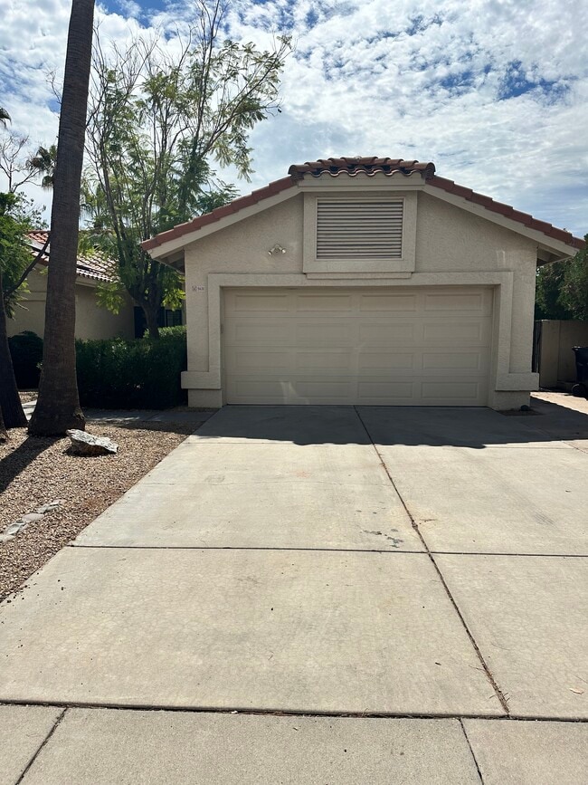 5631 E Hartford Ave in Scottsdale, AZ - Building Photo - Building Photo