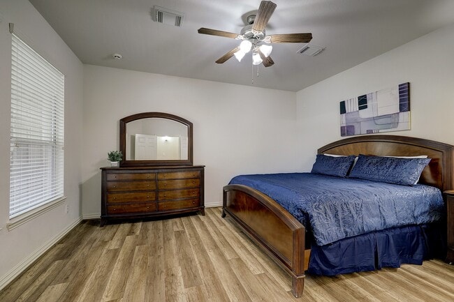 property at 3 Crocus Petal St