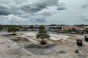 South Lamar in Austin, TX - Building Photo
