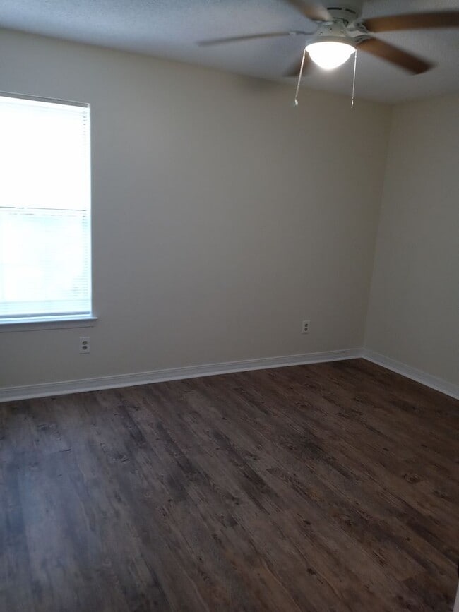 property at 501 S Edgewood Cir
