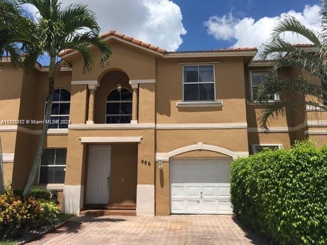 886 NW 135th Ter in Pembroke Pines, FL - Building Photo