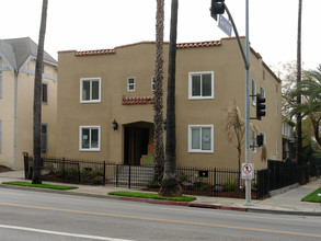 5544 Franklin Ave in Los Angeles, CA - Building Photo - Building Photo