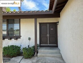 1619 Geyser Cir in Antioch, CA - Foto de edificio - Building Photo