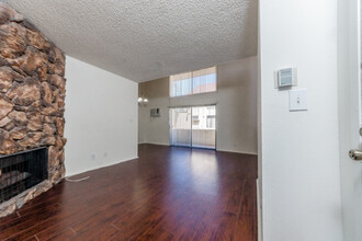 11545 Moorpark St in North Hollywood, CA - Building Photo - Building Photo