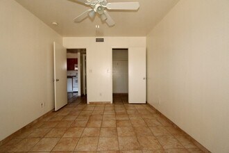 West Rose Lane in Phoenix, AZ - Foto de edificio - Building Photo