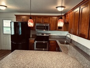 4048 N Attu St in Portland, OR - Building Photo - Building Photo