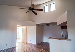 16402 N 31st St in Phoenix, AZ - Building Photo - Building Photo