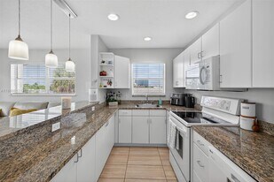 2715 NE 49th St in Fort Lauderdale, FL - Building Photo