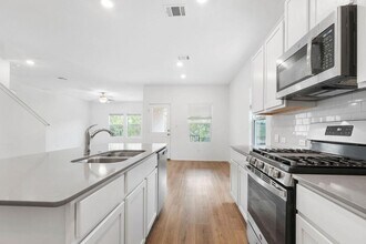 1205 Sweetspire St in Leander, TX - Building Photo - Building Photo