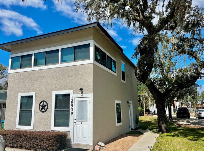 16909 Franklin Ave in Montverde, FL - Foto de edificio - Building Photo