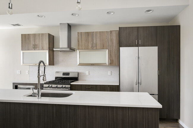 2602 W 24th Ave, Unit 8 in Denver, CO - Foto de edificio - Building Photo