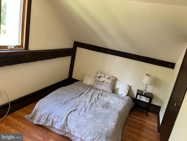 86 Linvale Rd in Ringoes, NJ - Building Photo - Building Photo