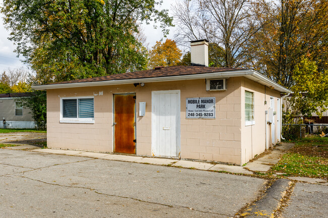 Mobile Manor in Belleville, MI - Building Photo - Building Photo