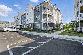1728 Vankar Dr in Virginia Beach, VA - Foto de edificio - Building Photo