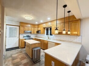 287 Bacon St in Natick, MA - Foto de edificio - Building Photo