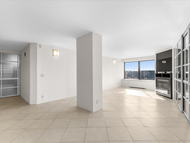 65 E India Row, Unit 25G in Boston, MA - Foto de edificio - Building Photo