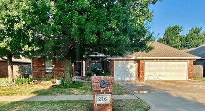 216 Castle Rock Rd in Yukon, OK - Building Photo - Building Photo