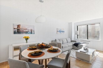 280 Rector Pl in New York, NY - Building Photo - Building Photo