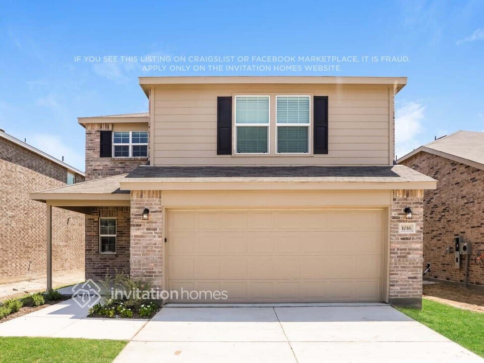 1016 Clear Dusk Ln in Forney, TX - Building Photo