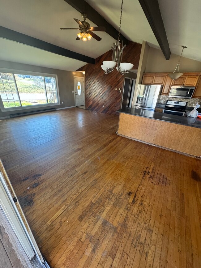 7 Lawrence Ave in Monticello, NY - Building Photo - Building Photo