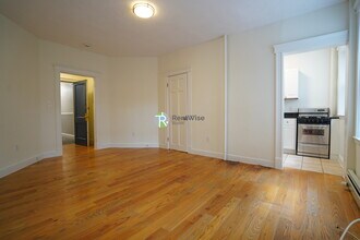 74 Brainerd Rd, Unit 7 in Boston, MA - Building Photo - Building Photo
