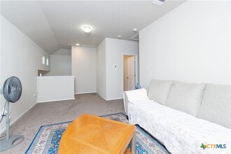 220 Blue Agate Ct in Jarrell, TX - Building Photo - Building Photo