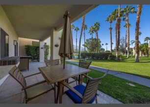 28805 E Portales Dr in Cathedral City, CA - Foto de edificio - Building Photo