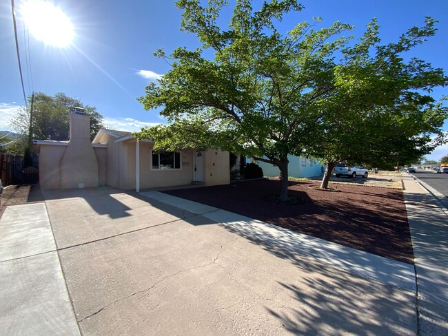 1732 Maxine St NE in Albuquerque, NM - Building Photo - Building Photo