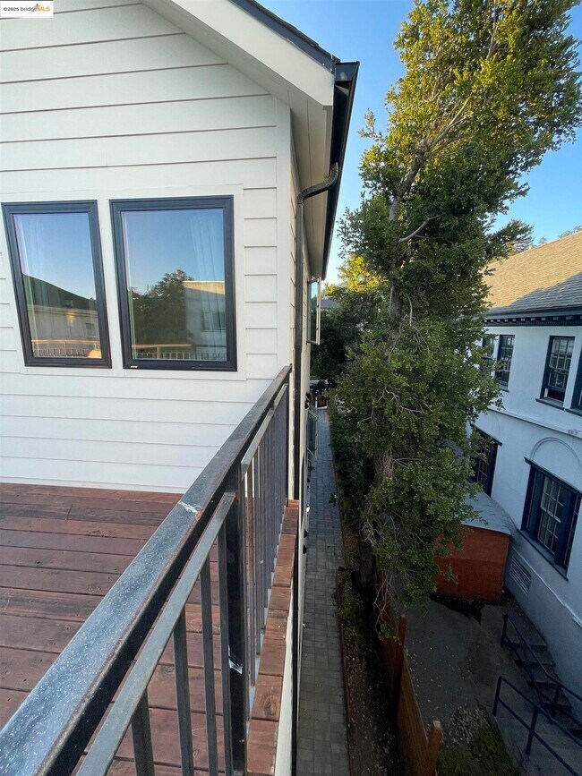 2718 Durant Ave-Unit -#B in Berkeley, CA - Building Photo - Building Photo