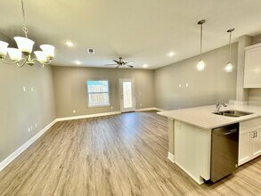 319 Carmel Dr, Unit 1 in Fort Walton Beach, FL - Building Photo - Building Photo