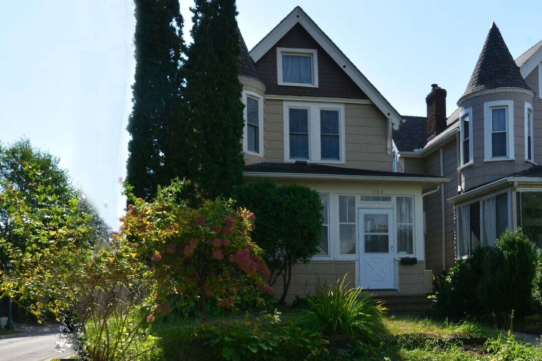 1702 Dayton Ave in St. Paul, MN - Building Photo