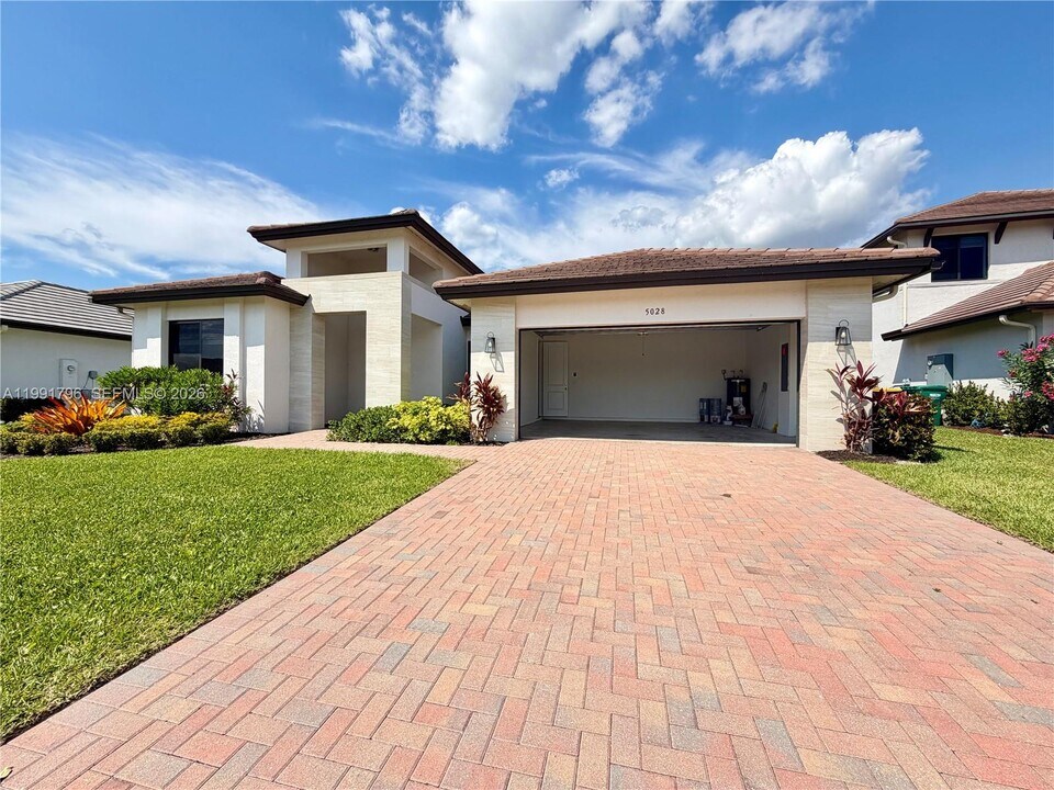 5028 Gambero Wy in Ave Maria, FL - Building Photo