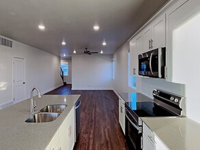 2685 W 3290 S in Syracuse, UT - Foto de edificio - Building Photo