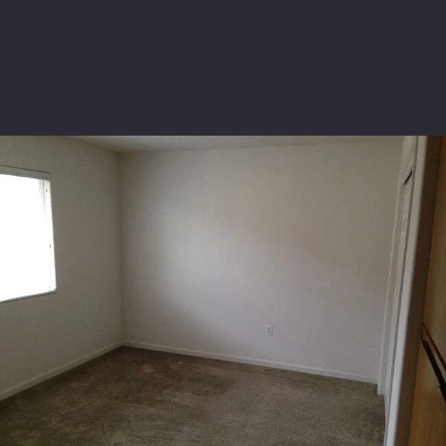 2247 W Lark Ave in Visalia, CA - Building Photo - Building Photo